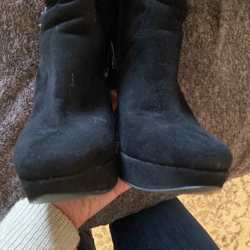 Black boots - Picture 5 of 9